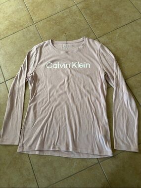 Calvin Klein Long Sleeve Logo Tee in Pale Pink